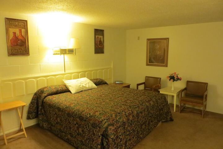 Room 28 of 38