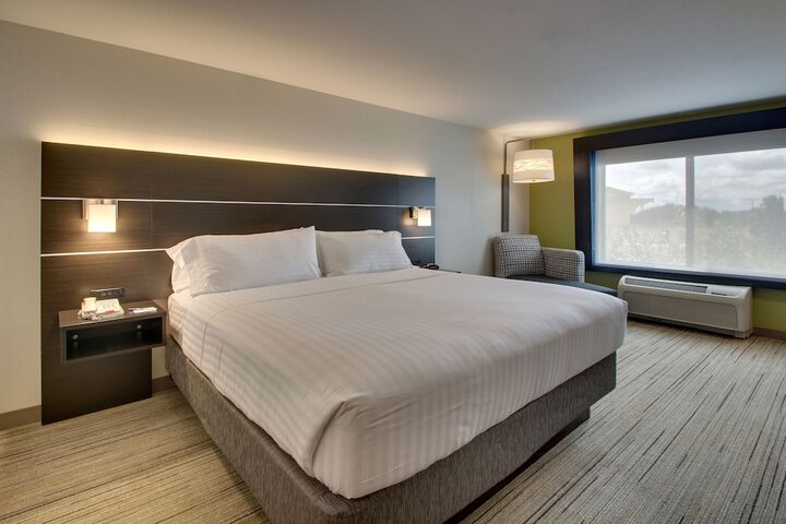 Holiday Inn Express & Suites Morris by IHG