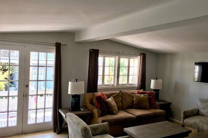 Room 142 of 259