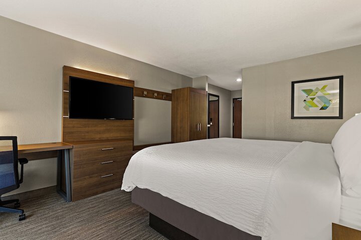 Room 15 of 37