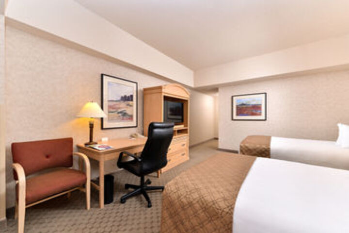 Edward Hotel and Convention Center
