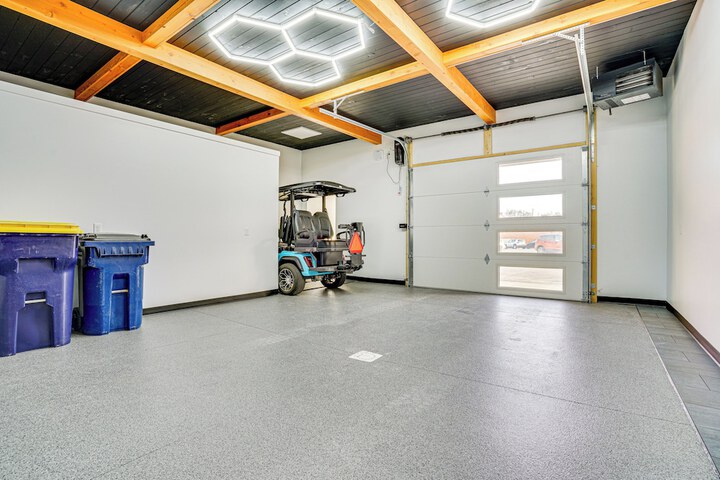 1 Block to Lake City Marina: Condo w / Rooftop Deck