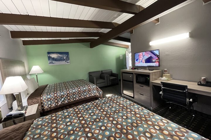 Room 10 of 84