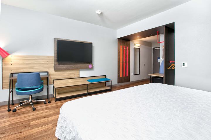 Room 8 of 20