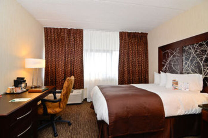 Ramada by Wyndham Buffalo Downtown