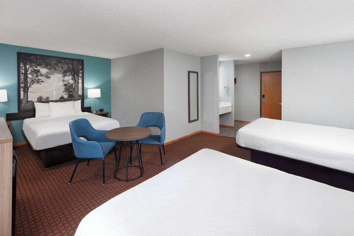 Room 7 of 27