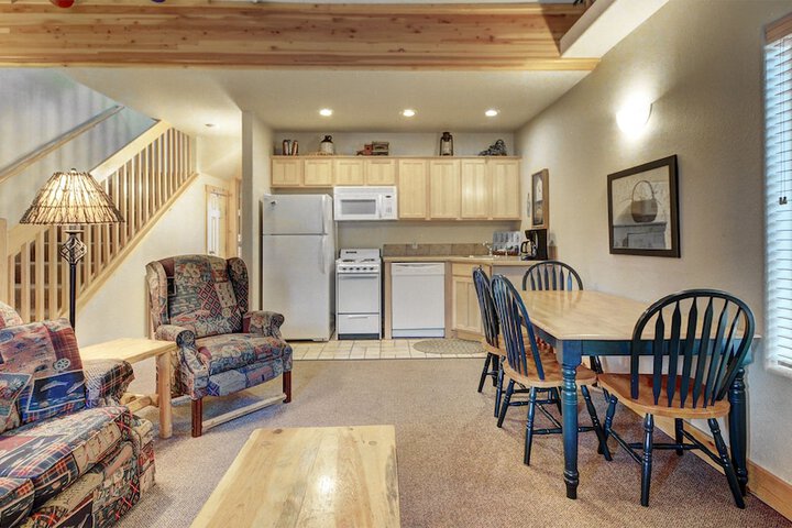 Eagle Fire Lodge & Cabins