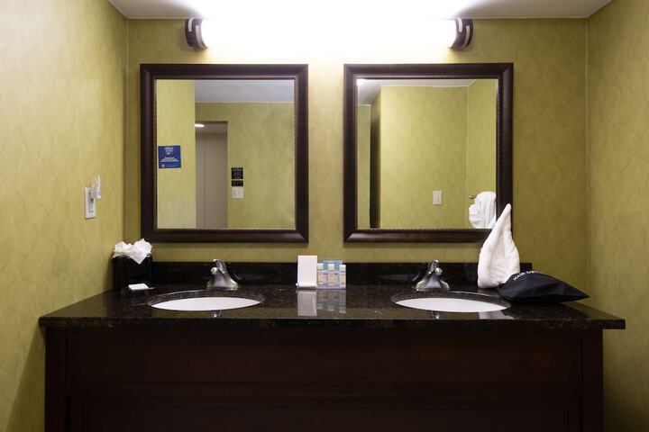 Hampton Inn Winston-Salem Hanes Mall