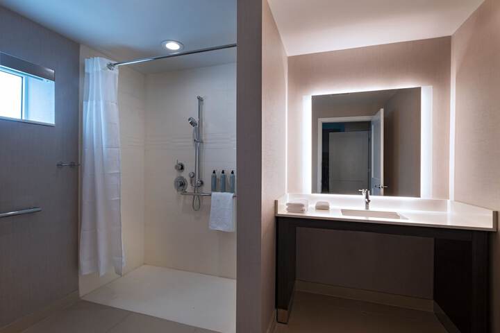 Room 18 of 31