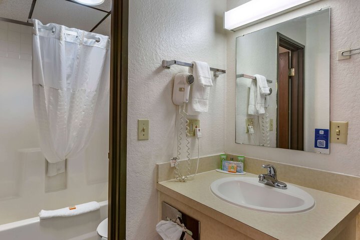Room 12 of 41