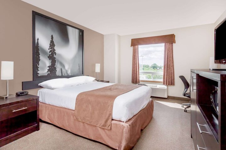 Room 10 of 20
