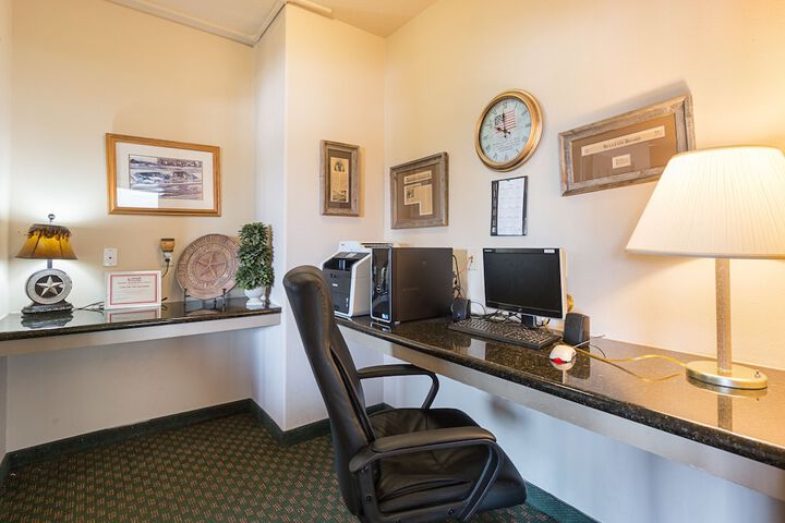 Business Center 51 of 53