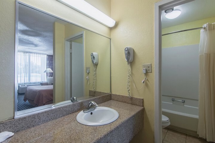 Room 20 of 31
