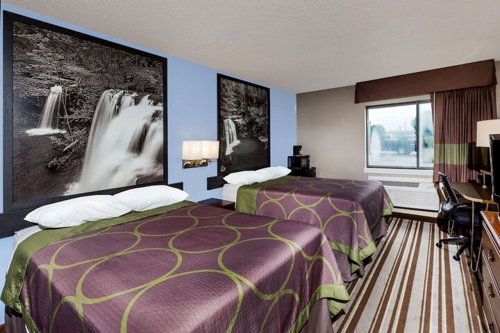 Room 14 of 16