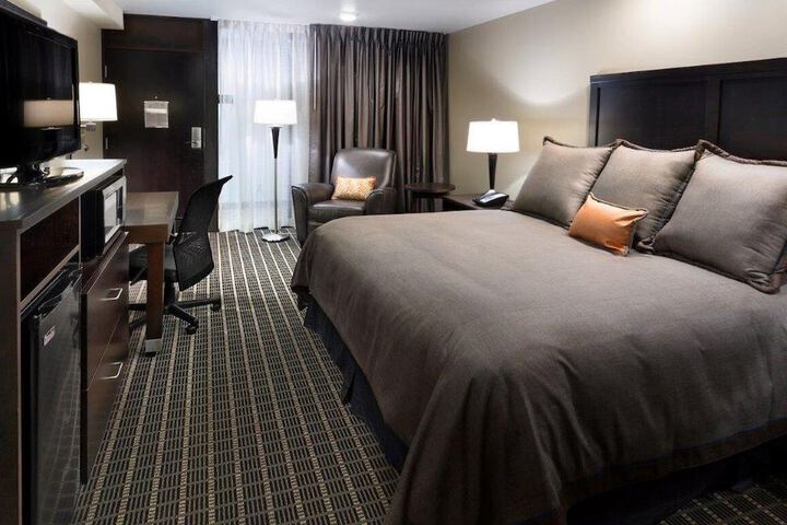 Room 34 of 40