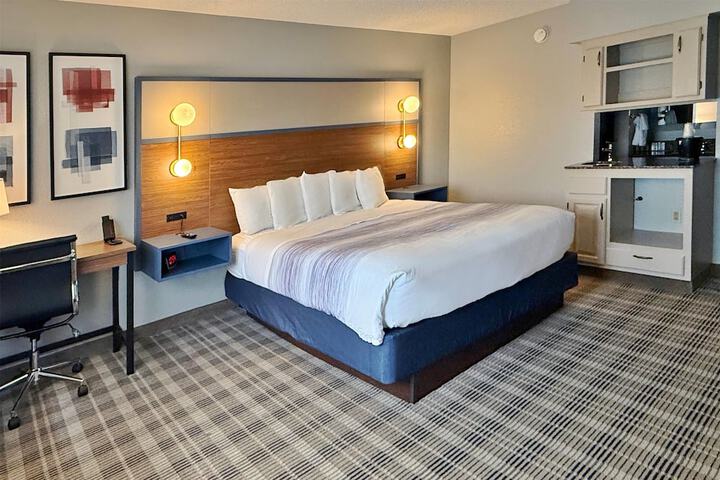 AmericInn by Wyndham Chippewa Falls