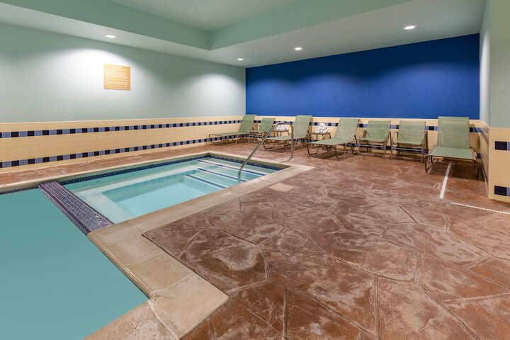 Candlewood Suites West Springfield by IHG