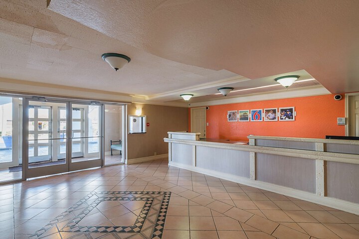 Motel 6 Grand Prairie TX - Interstate 30