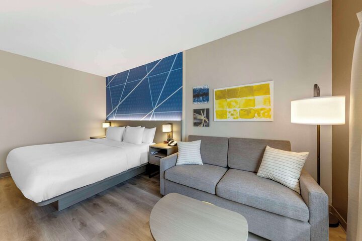 Room 30 of 40