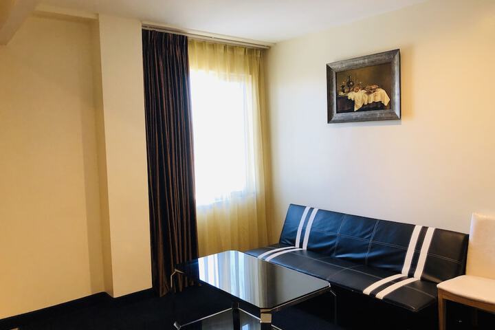 Room 10 of 31