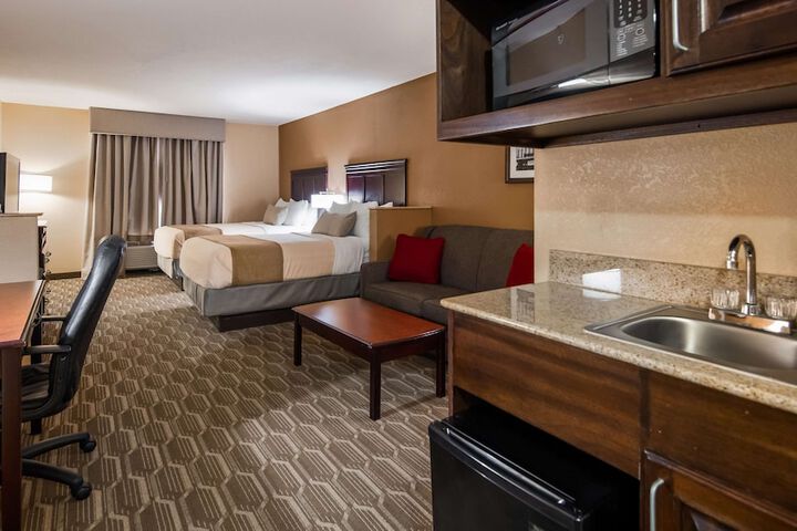 Room 16 of 32