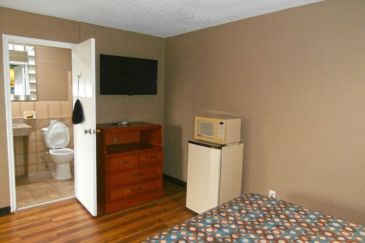 Room 7 of 15