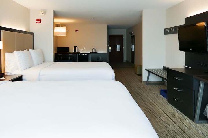 Room 13 of 46