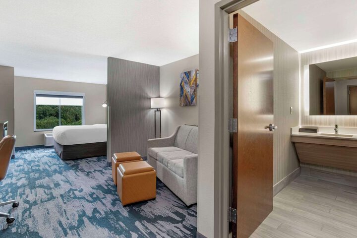 Room 11 of 39