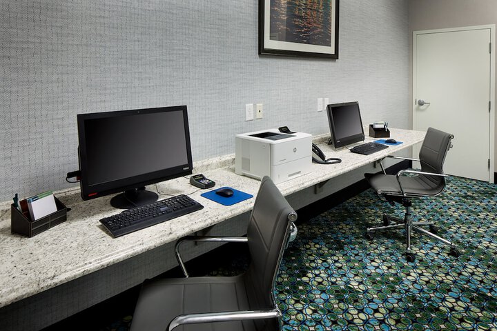 Business Center 17 of 17