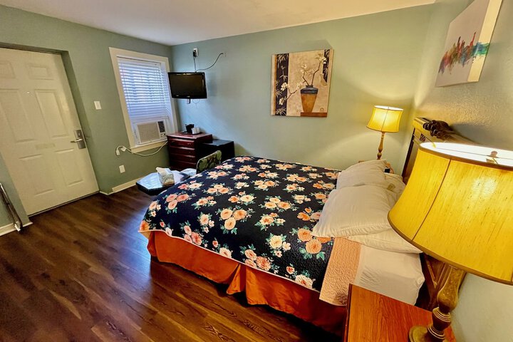 Room 26 of 100