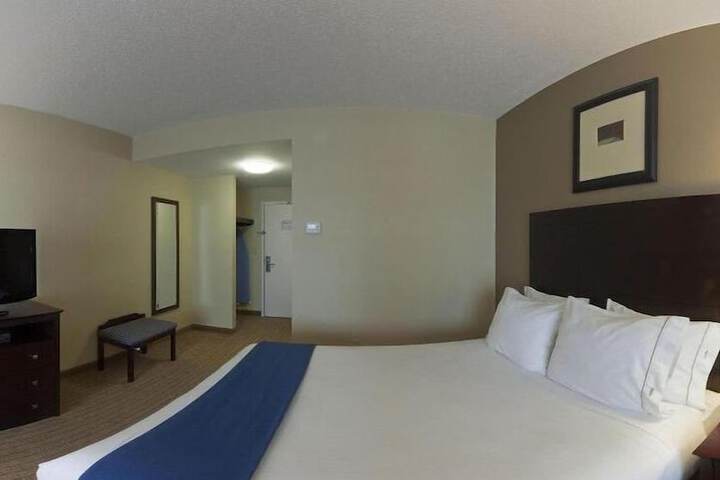 Holiday Inn Express Hotel & Suites Malone by IHG
