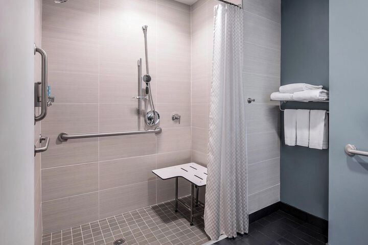 Room 15 of 39