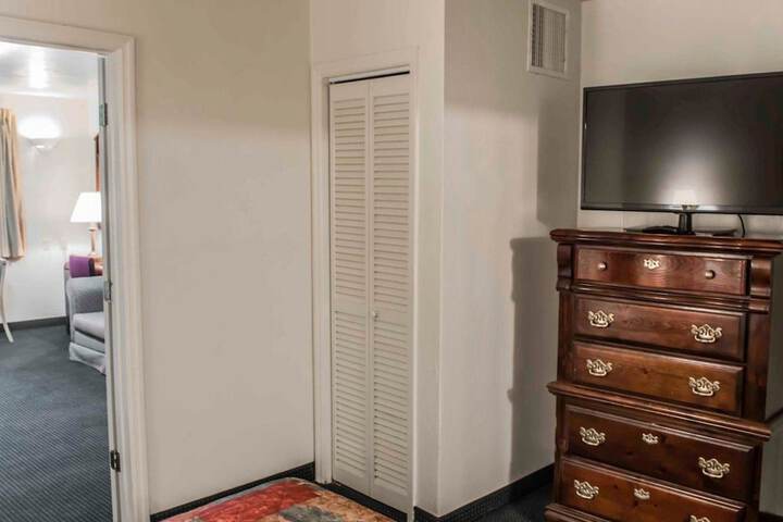 Room 12 of 22