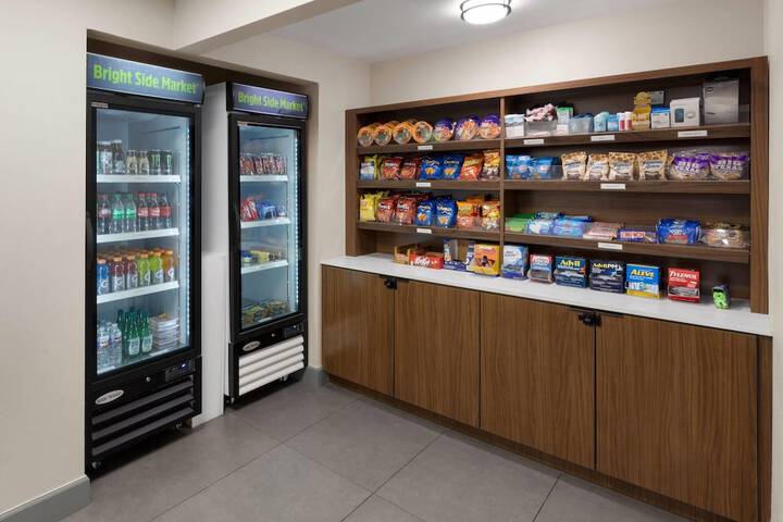 La Quinta Inn & Suites by Wyndham Houston Stafford Sugarland