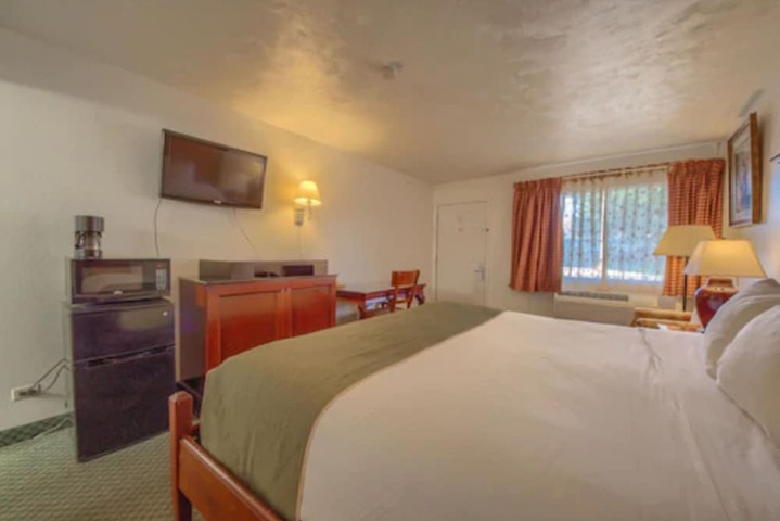 Room 15 of 28