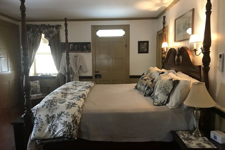 Room 27 of 58