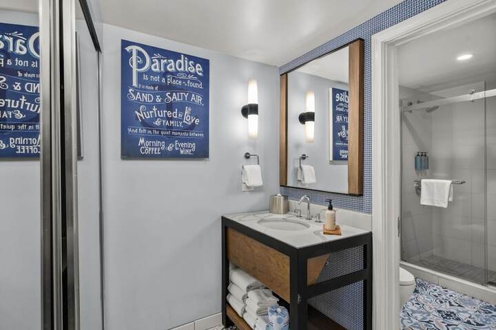 Paradise Point Resort & Spa