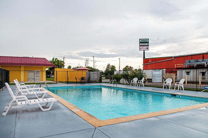 Pool 8 of 32