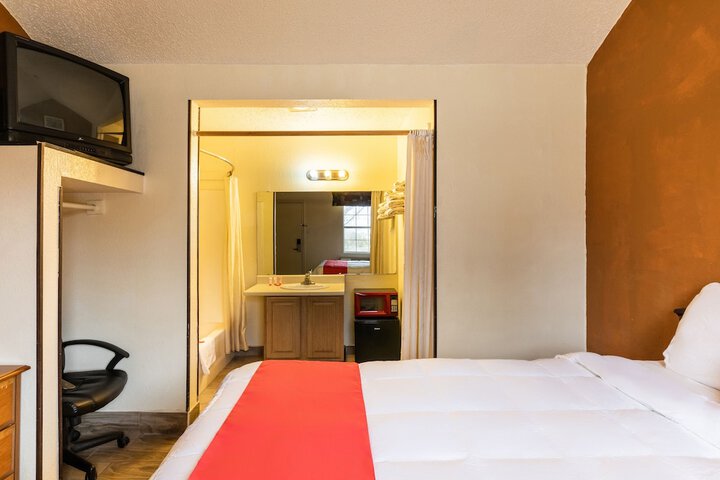 Room 27 of 29
