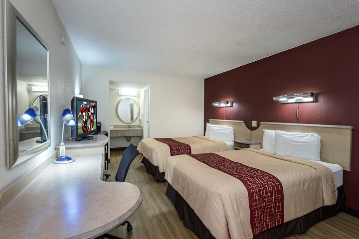 Room 18 of 28
