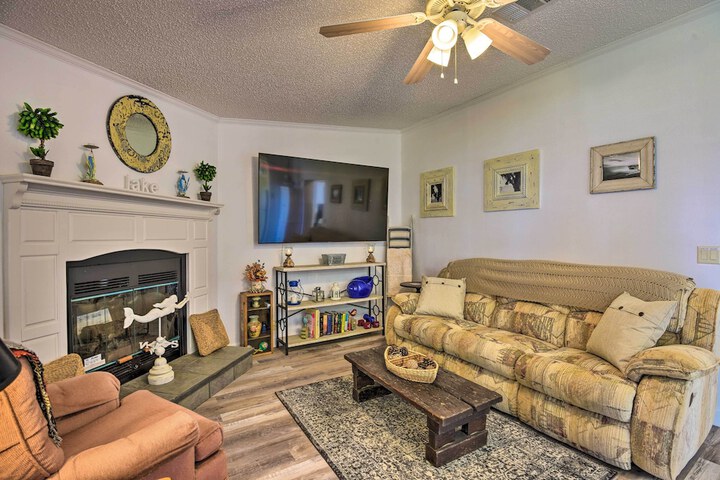 2 Living Rooms: Crescent City Home