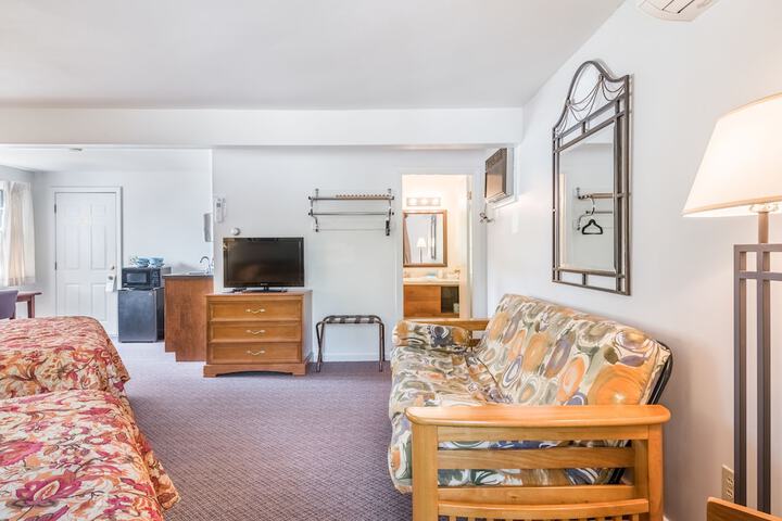 Room 28 of 44