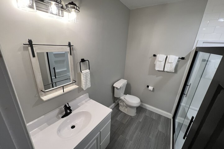 Room 6 of 25