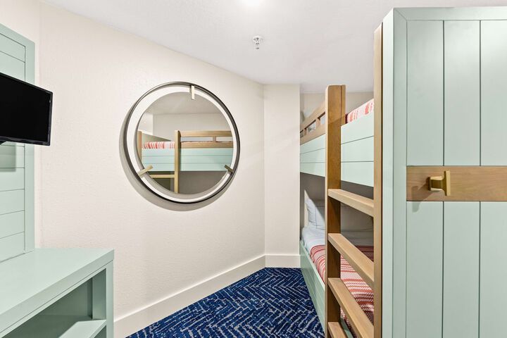 Room 106 of 172