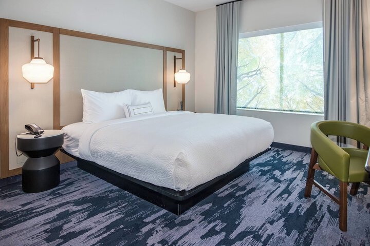 Room 26 of 47