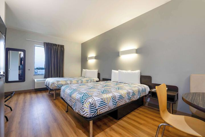 Room 15 of 25