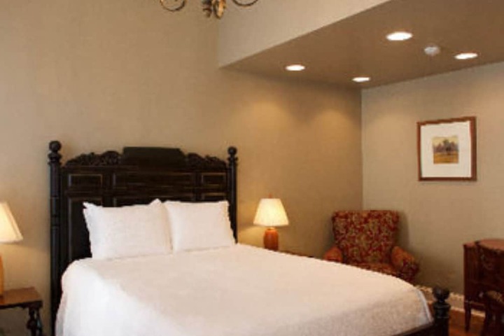 Room 44 of 151