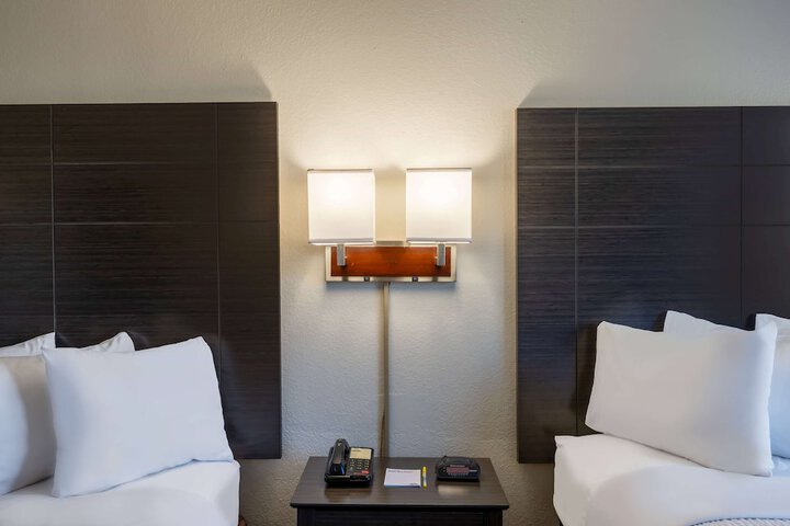 Room 16 of 46