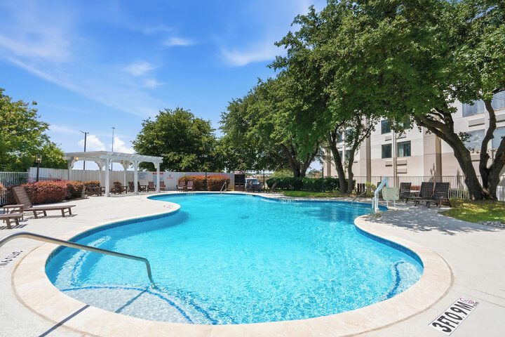 Kozy Hotel Dallas DFW Airport Area West