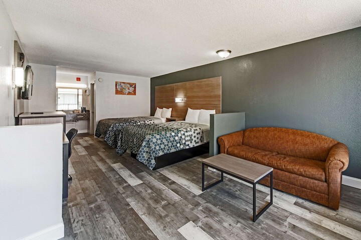Room 9 of 49